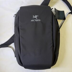 Arc'teryx Black Men's Backpack - Sleek Everyday Carry